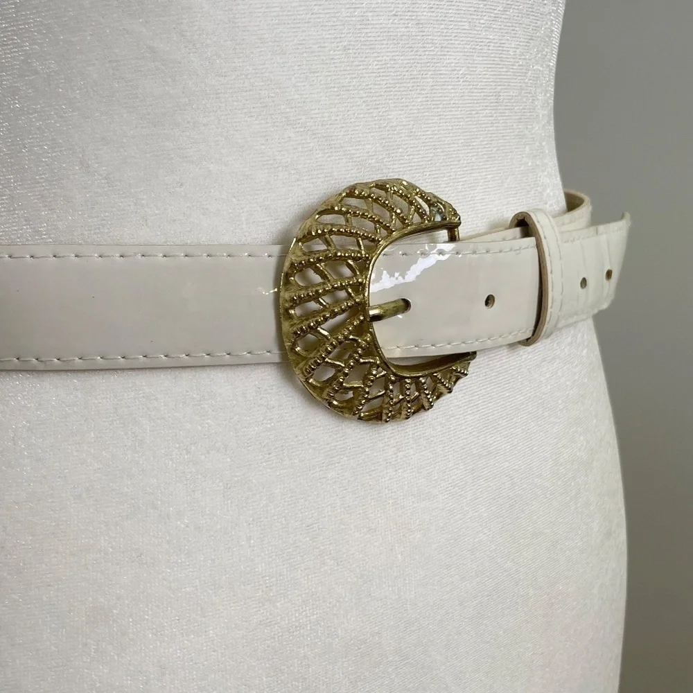 Vintage Minimalist Retro 60s 70s 80s engraved gold belt buckle XS/S